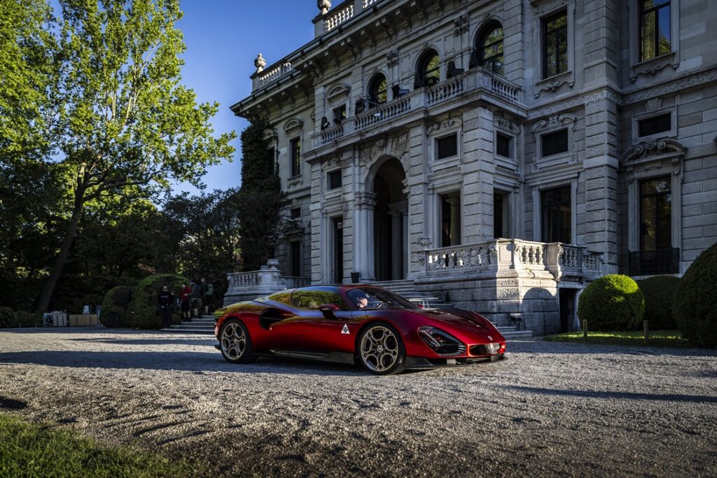 Nový model Alfa Romeo 33 Stradale